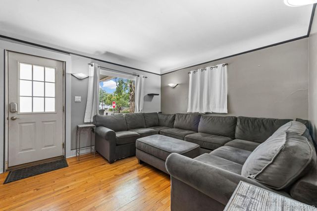 1103 Hoffman, Royal Oak, MI 48067