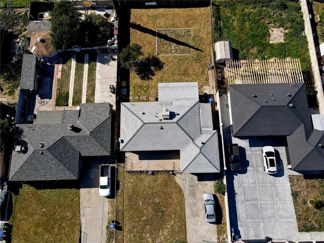 9454 Frankfort Avenue, Fontana, CA 92335