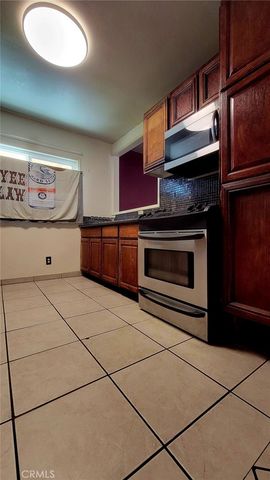 9454 Frankfort Avenue, Fontana, CA 92335