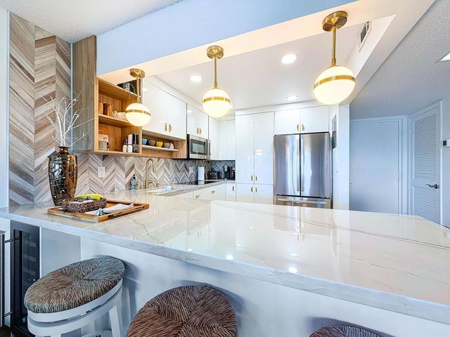 2311 S Cypress Bend Drive 319a, Pompano Beach, FL 33069