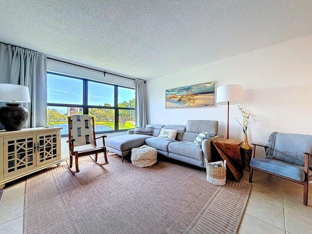 2311 S Cypress Bend Drive 319a, Pompano Beach, FL 33069