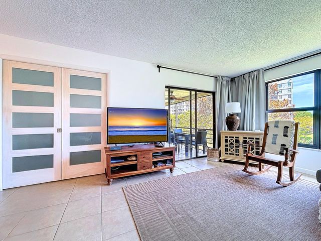 2311 S Cypress Bend Drive 319a, Pompano Beach, FL 33069