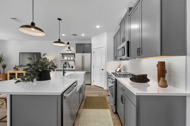 2205 Maple Ridge Drive, Van Alstyne, TX 75495