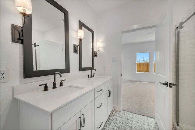 2205 Maple Ridge Drive, Van Alstyne, TX 75495