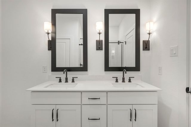 2205 Maple Ridge Drive, Van Alstyne, TX 75495