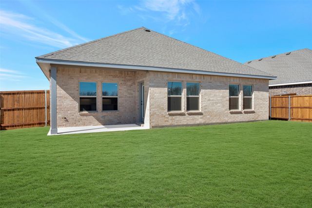2205 Maple Ridge Drive, Van Alstyne, TX 75495