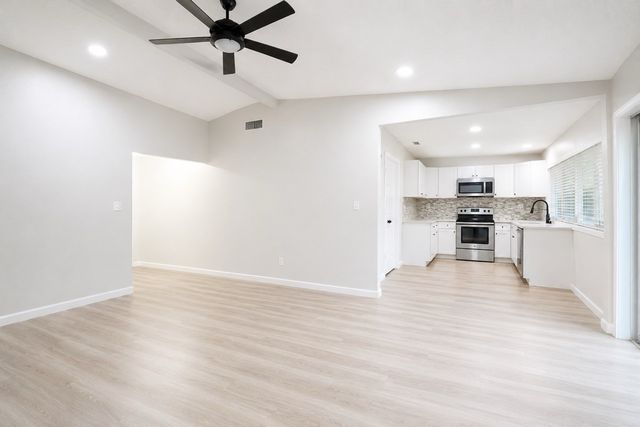 527 Shelly Court, Duncanville, TX 75137