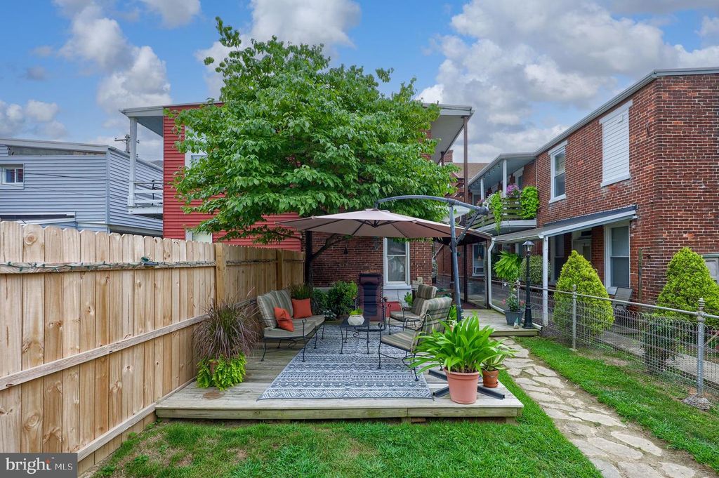 753 LOCUST ST, Columbia, PA 17512