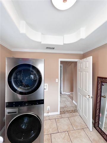 838 Seabreeze St, Alice, TX 78332