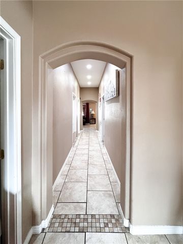 838 Seabreeze St, Alice, TX 78332