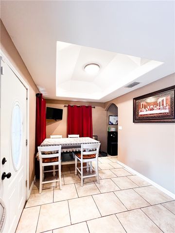 838 Seabreeze St, Alice, TX 78332