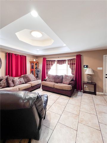 838 Seabreeze St, Alice, TX 78332