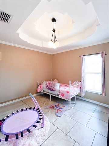 838 Seabreeze St, Alice, TX 78332