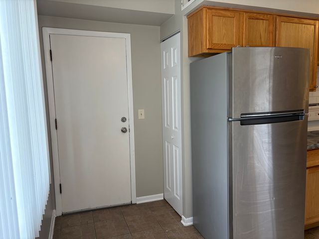 9821 Bianco Terrace 1A, Des Plaines, IL 60016