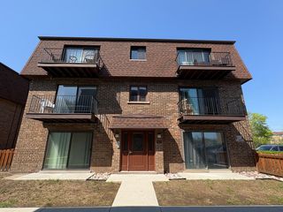 9821 Bianco Terrace 1A, Des Plaines, IL 60016