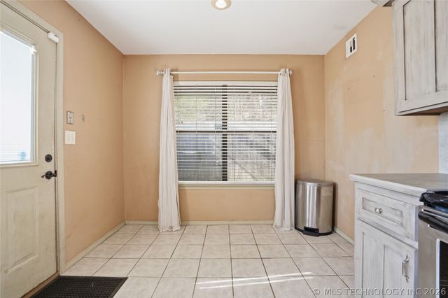 9608 W 71st Street S, Tulsa, OK 74131