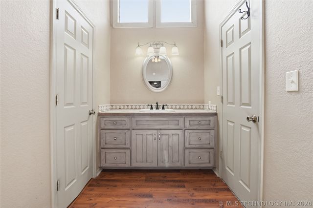 9608 W 71st Street S, Tulsa, OK 74131