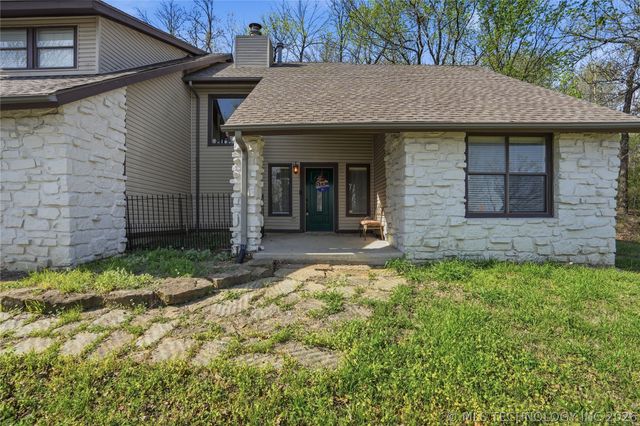 9608 W 71st Street S, Tulsa, OK 74131