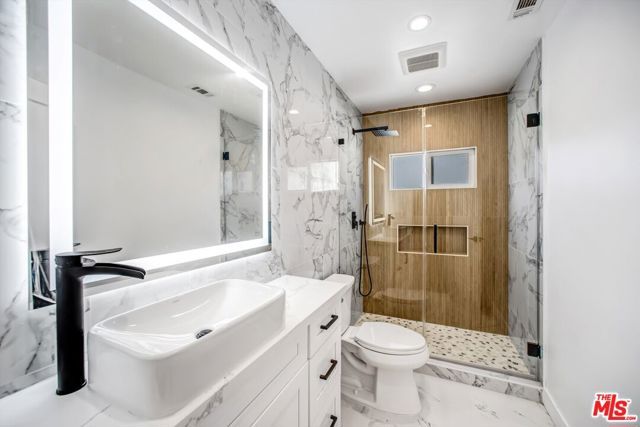 951 N Hilldale, West Hollywood, CA 90069