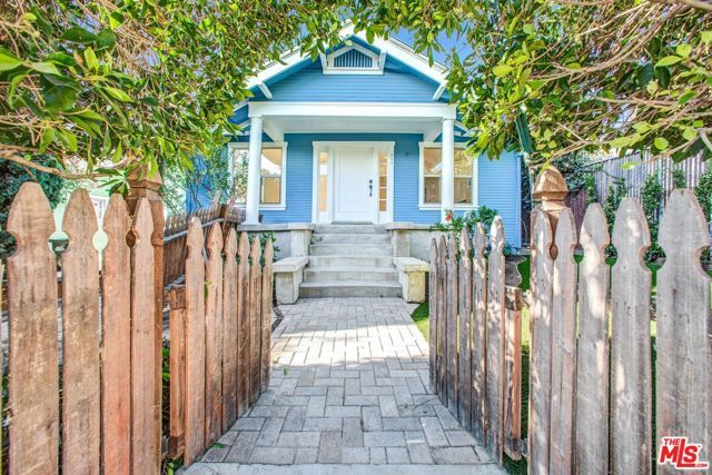 951 N Hilldale, West Hollywood, CA 90069