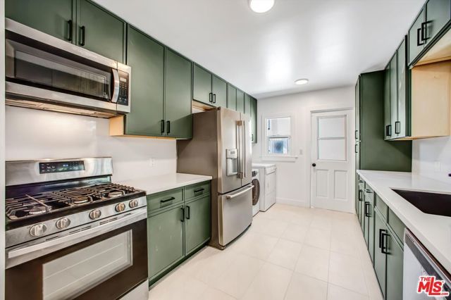 951 N Hilldale, West Hollywood, CA 90069