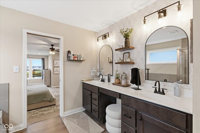 976 Pond View Drive, Greenfield, IN 46140