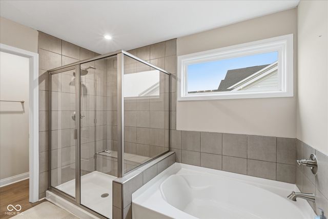 976 Pond View Drive, Greenfield, IN 46140