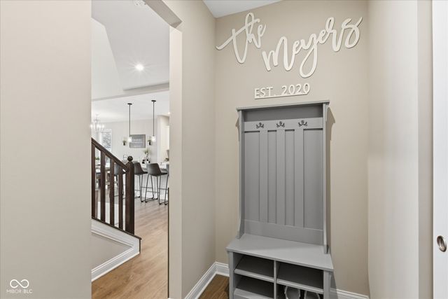 976 Pond View Drive, Greenfield, IN 46140