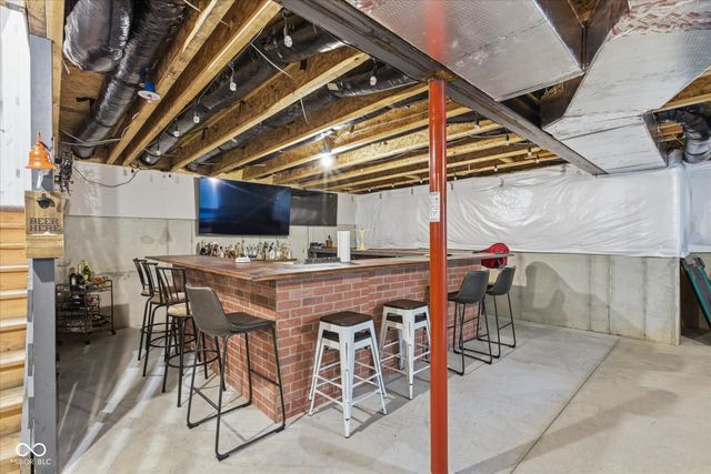 976 Pond View Drive, Greenfield, IN 46140