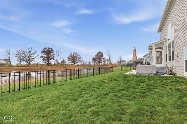 976 Pond View Drive, Greenfield, IN 46140