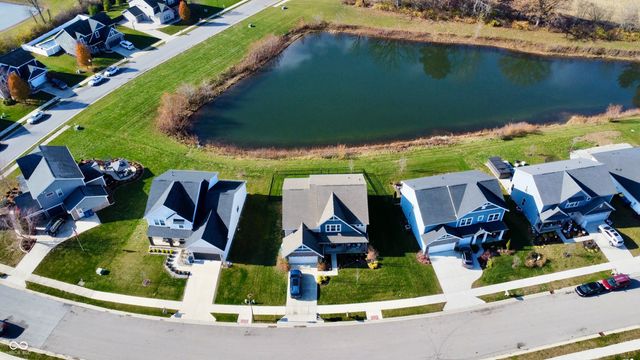 976 Pond View Drive, Greenfield, IN 46140