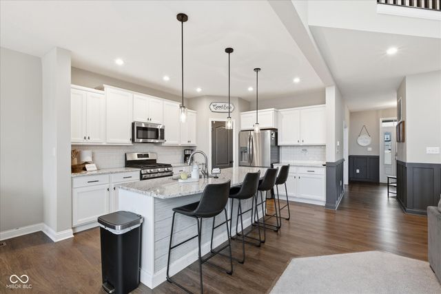 976 Pond View Drive, Greenfield, IN 46140