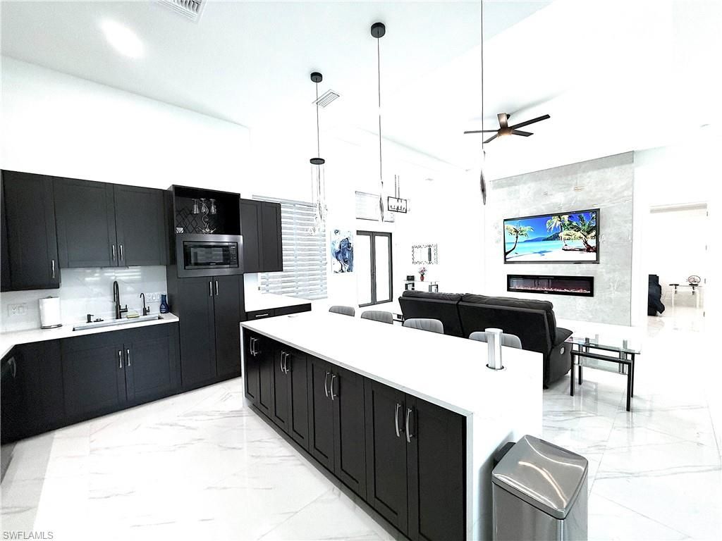 424 SW 26th AVE, CAPE CORAL, FL 33991 — photo 2