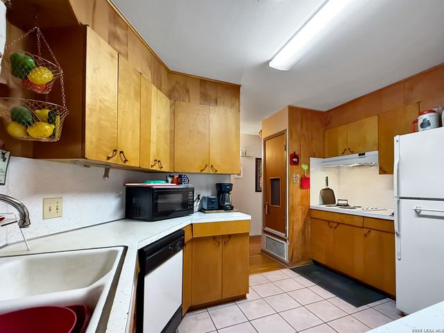 4503 Bikini Dr, San Antonio, TX 78218