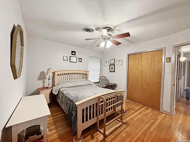4503 Bikini Dr, San Antonio, TX 78218