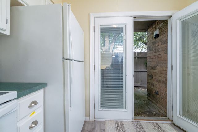 2331 N Davis Drive A, Arlington, TX 76012