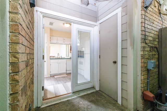 2331 N Davis Drive A, Arlington, TX 76012