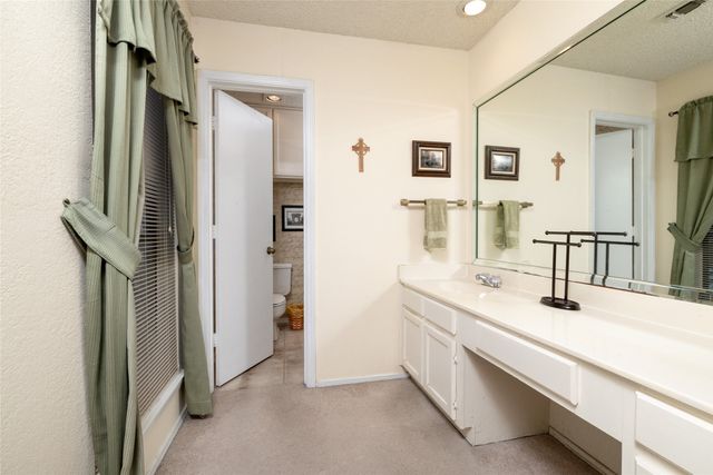 2331 N Davis Drive A, Arlington, TX 76012