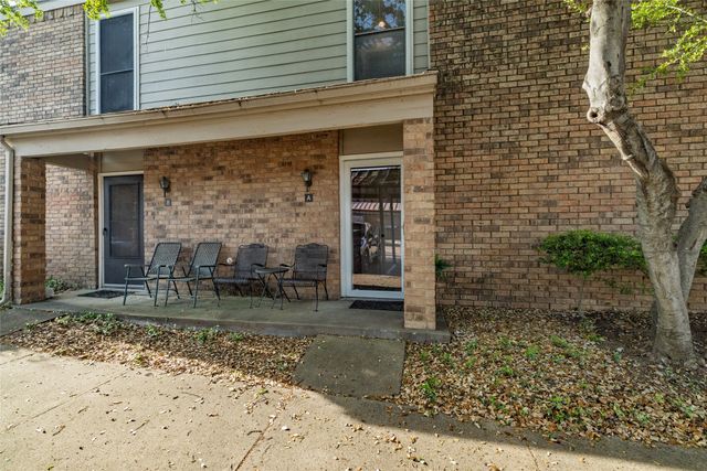 2331 N Davis Drive A, Arlington, TX 76012