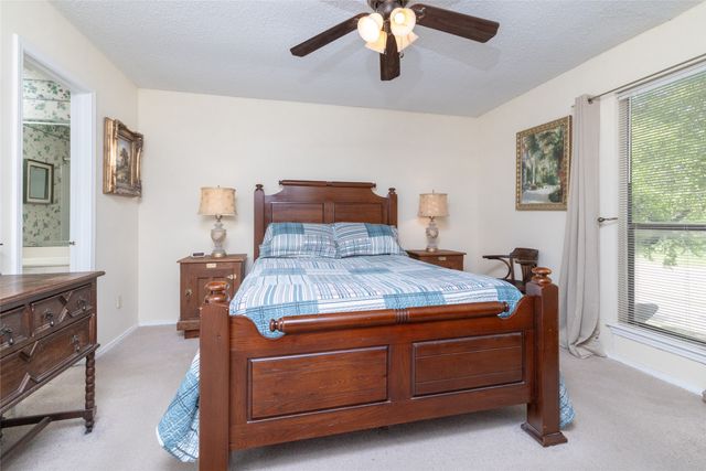 2331 N Davis Drive A, Arlington, TX 76012