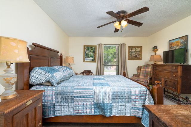 2331 N Davis Drive A, Arlington, TX 76012