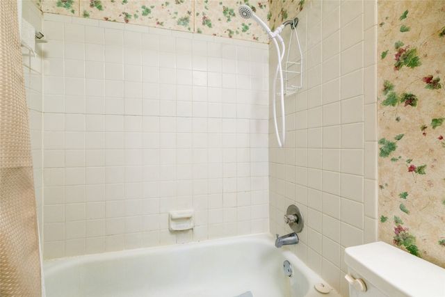 2331 N Davis Drive A, Arlington, TX 76012