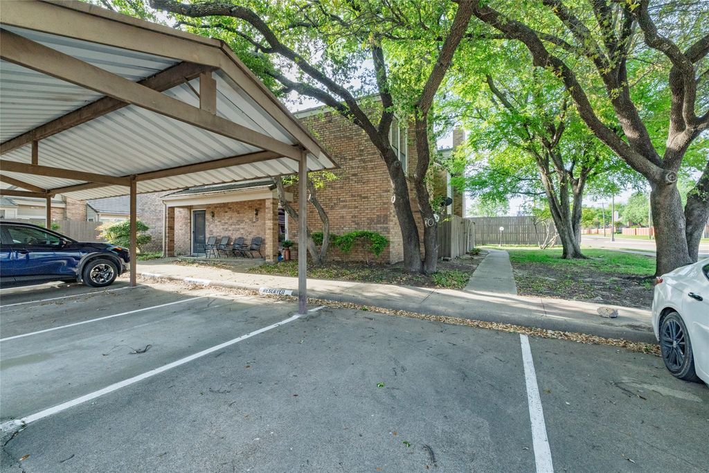 2331 N Davis Drive A, Arlington, TX 76012