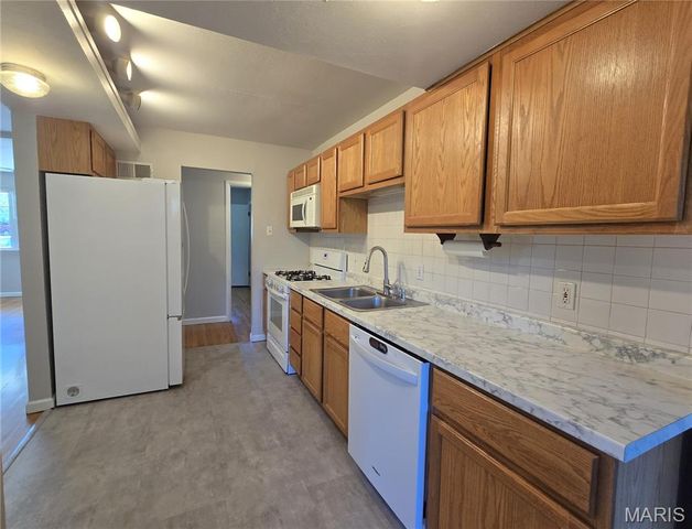111 Churchill Court, Maryland Heights, MO 63043