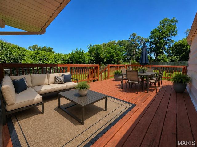 111 Churchill Court, Maryland Heights, MO 63043