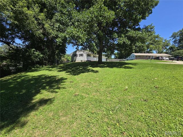 111 Churchill Court, Maryland Heights, MO 63043