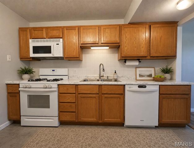 111 Churchill Court, Maryland Heights, MO 63043