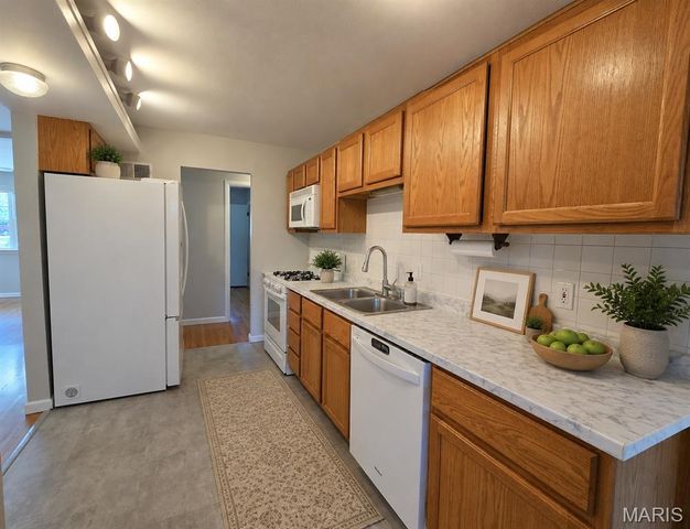 111 Churchill Court, Maryland Heights, MO 63043