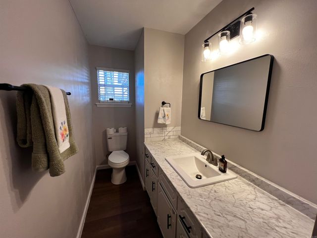 712 McCulloch, Beebe, AR 72012