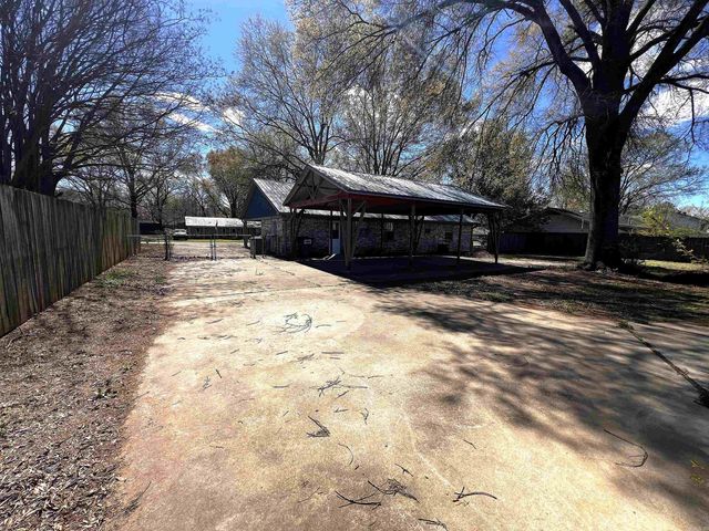 712 McCulloch, Beebe, AR 72012